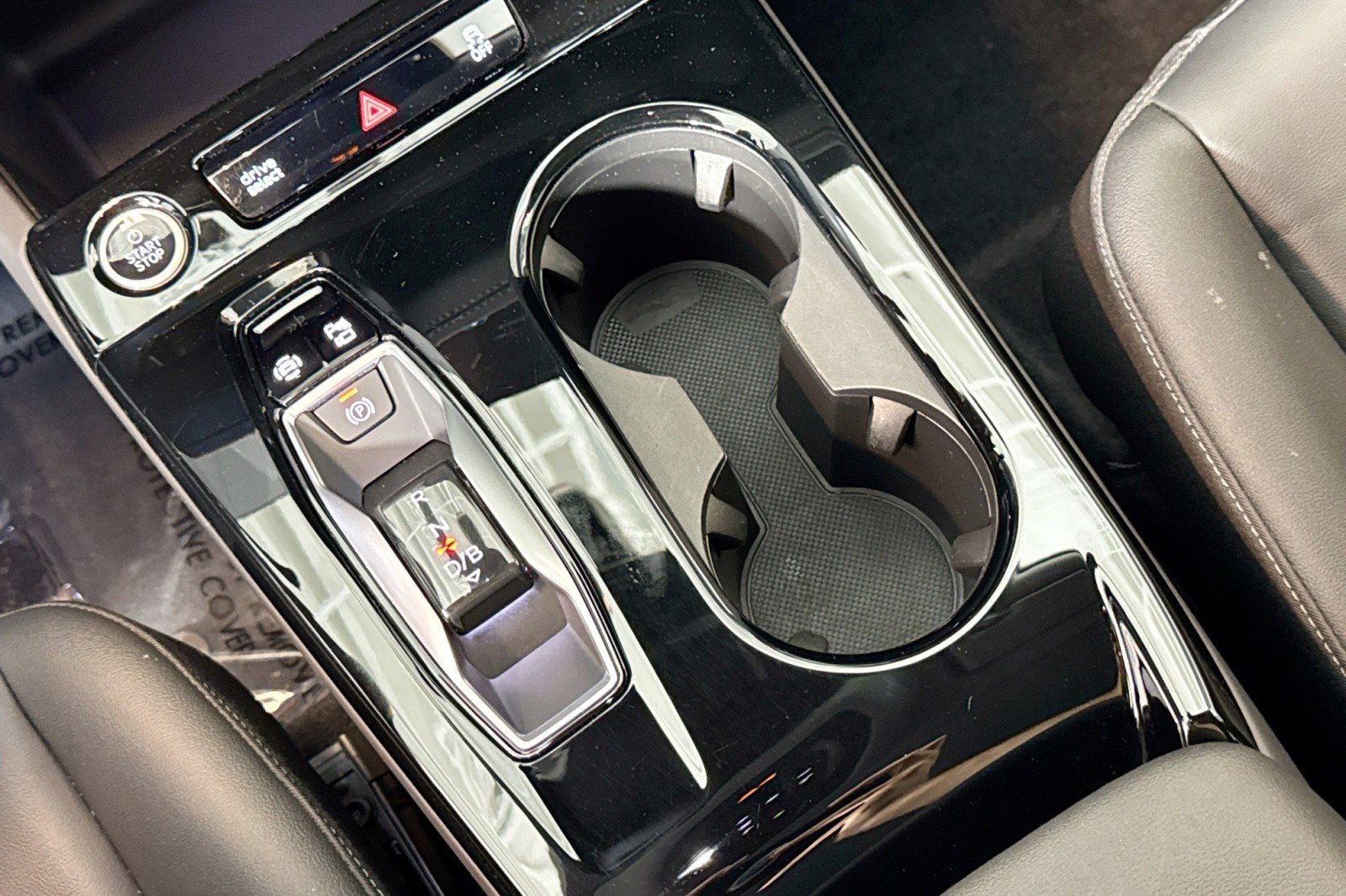 Used 2025 Audi Q6 e-tron Premium w/ Convenience Package image 15