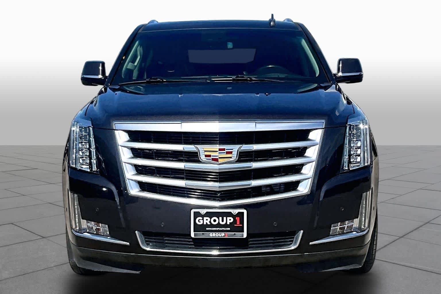 Used 2018 Cadillac Escalade ESV Luxury RWD image 4