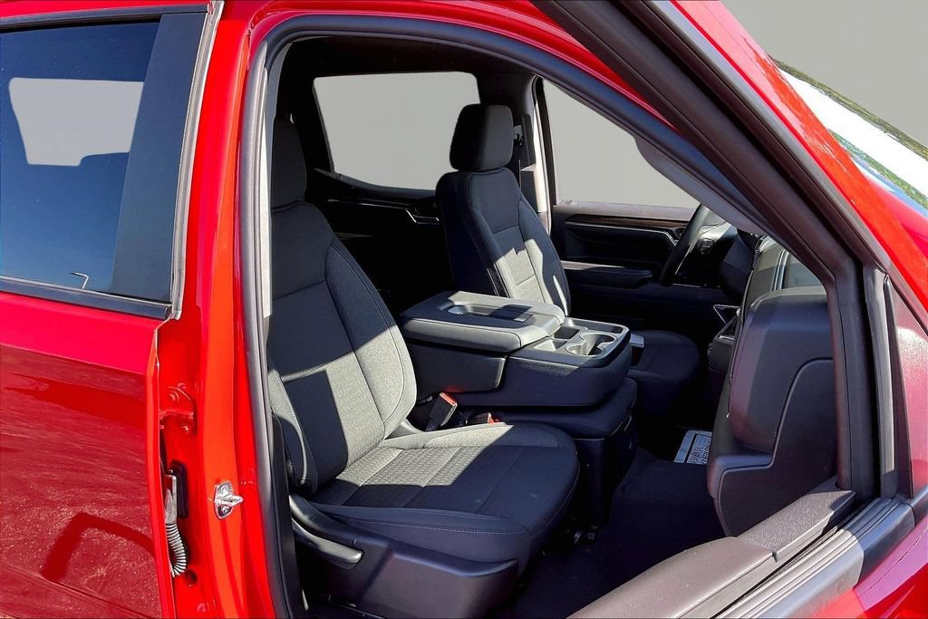 Used 2024 Chevrolet Silverado 1500 LT AWD/4WD image 32