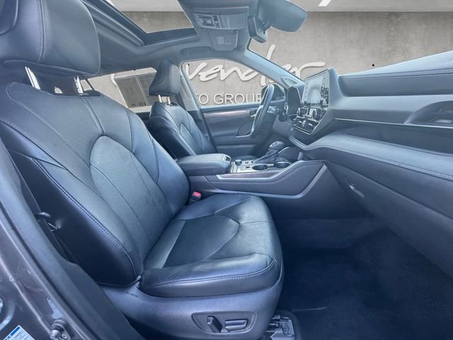 Used 2021 Toyota Highlander Limited image 24