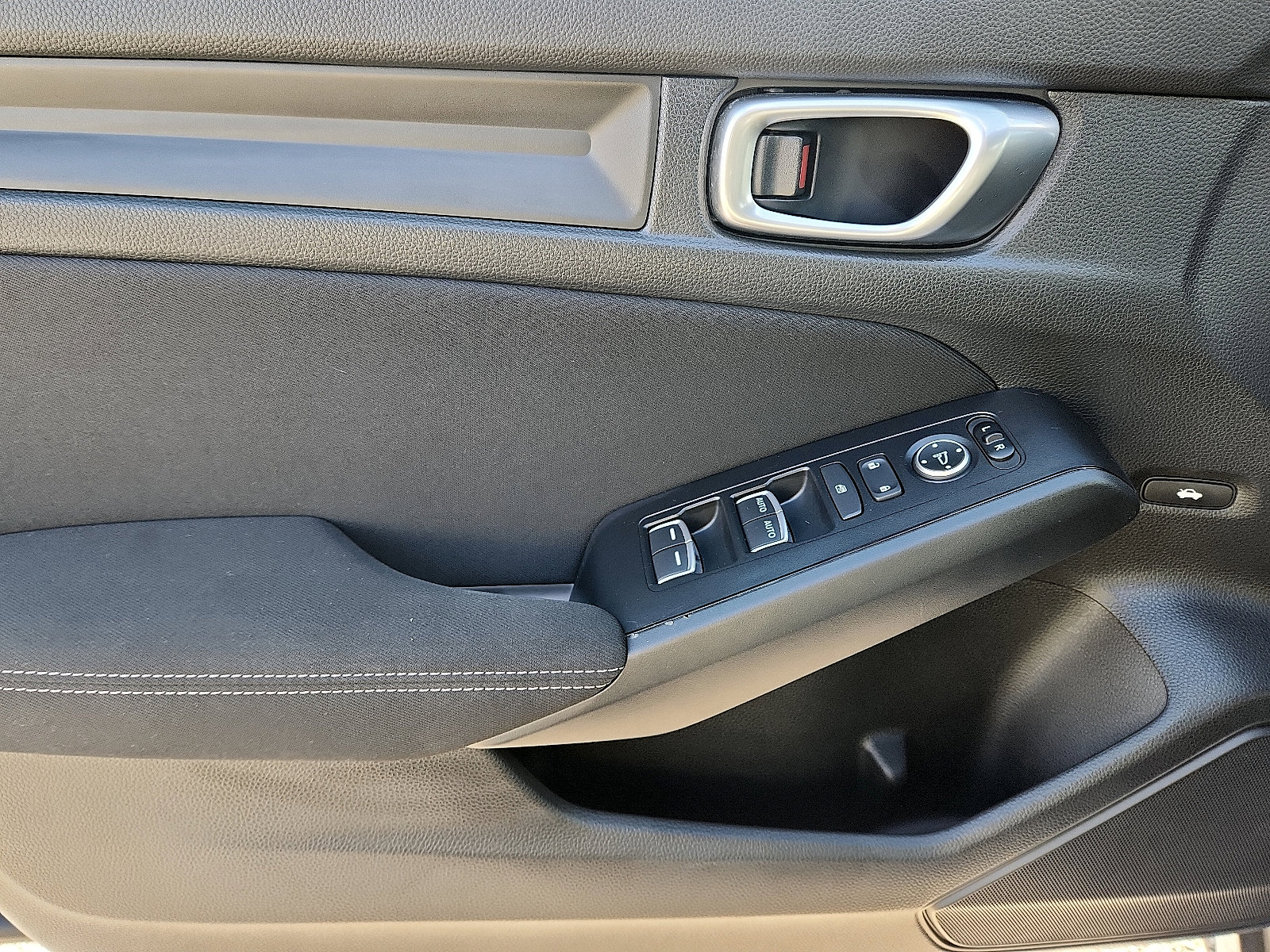 Used 2023 Honda Civic Sport image 11