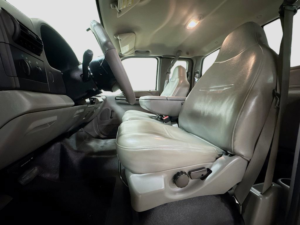 Used 2005 Ford F250 XL image 22