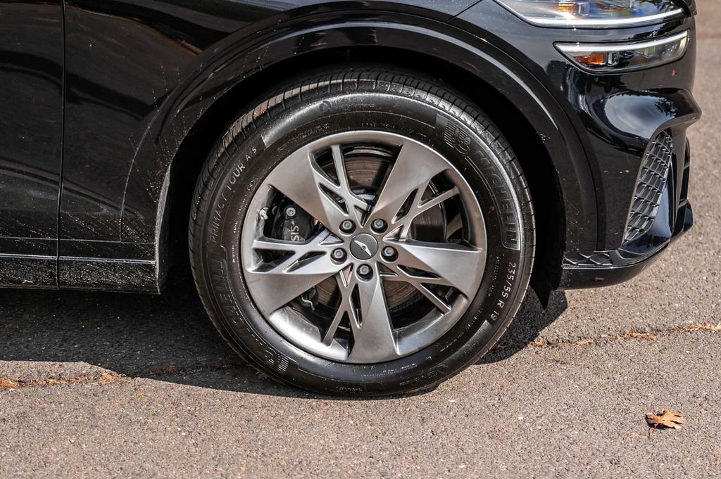 Used 2025 Genesis GV70 3.5T Sport image 6