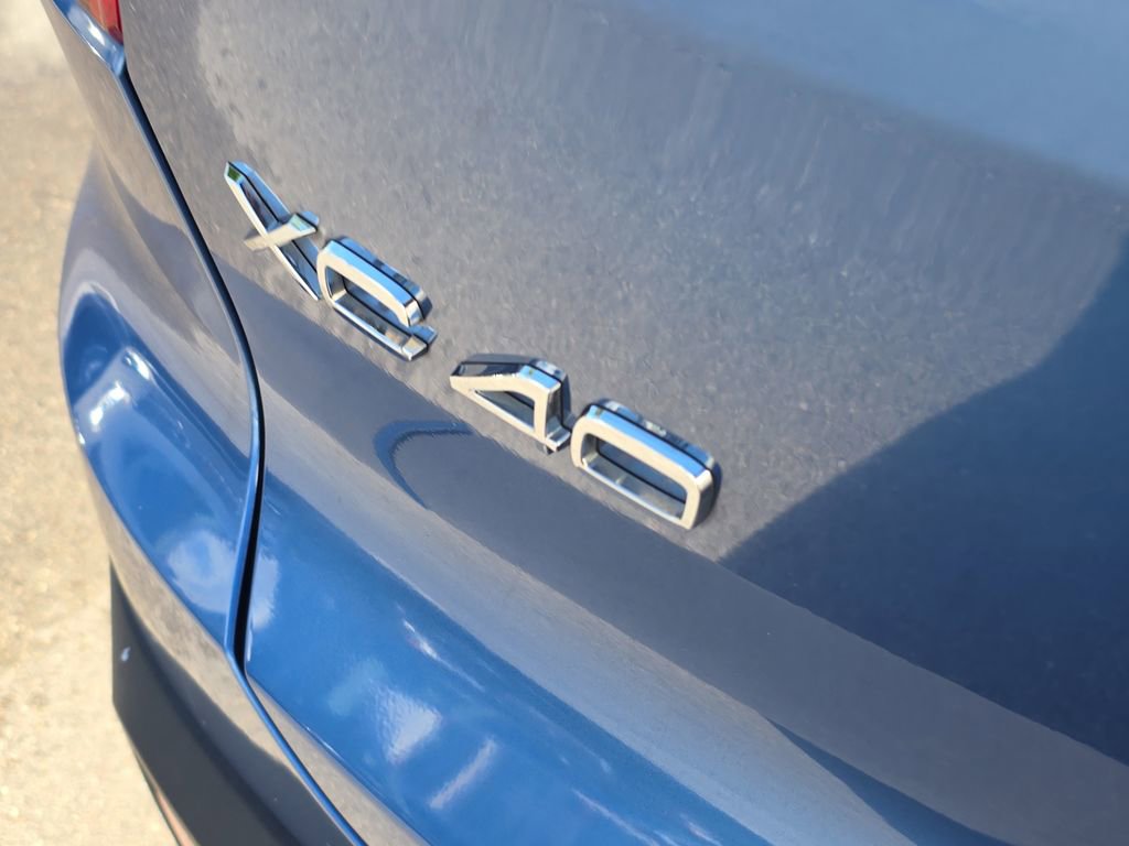 Used 2020 Volvo XC40 T5 R-Design w/ Protection Package Premier image 6