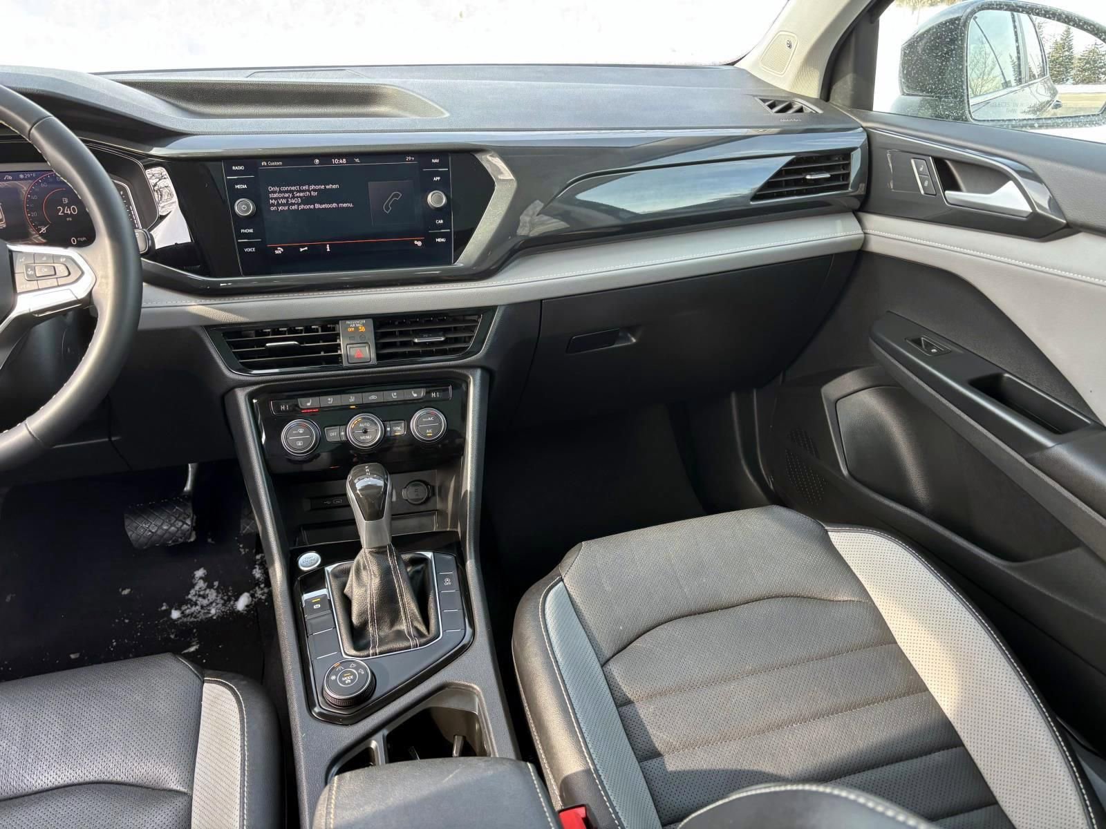 Used 2023 Volkswagen Taos SEL image 31