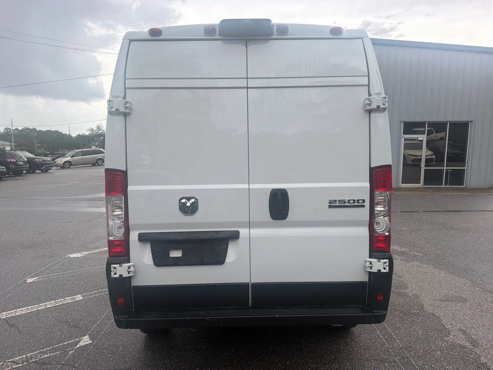 Used 2025 RAM ProMaster 2500 w/ Convenience Group FWD image 8