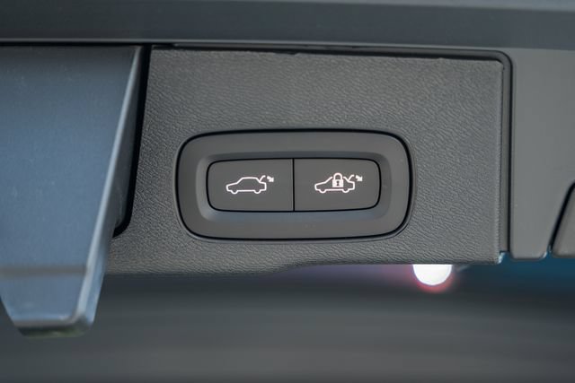 New 2027 Volvo XC60 B5 Ultra AWD/4WD image 11