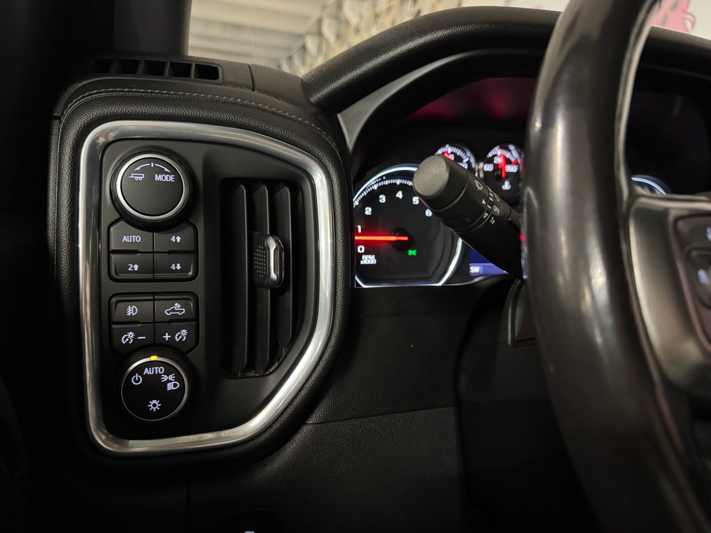 Used 2021 Chevrolet Silverado 1500 LT Trail Boss w/ Bed Protection Package image 17