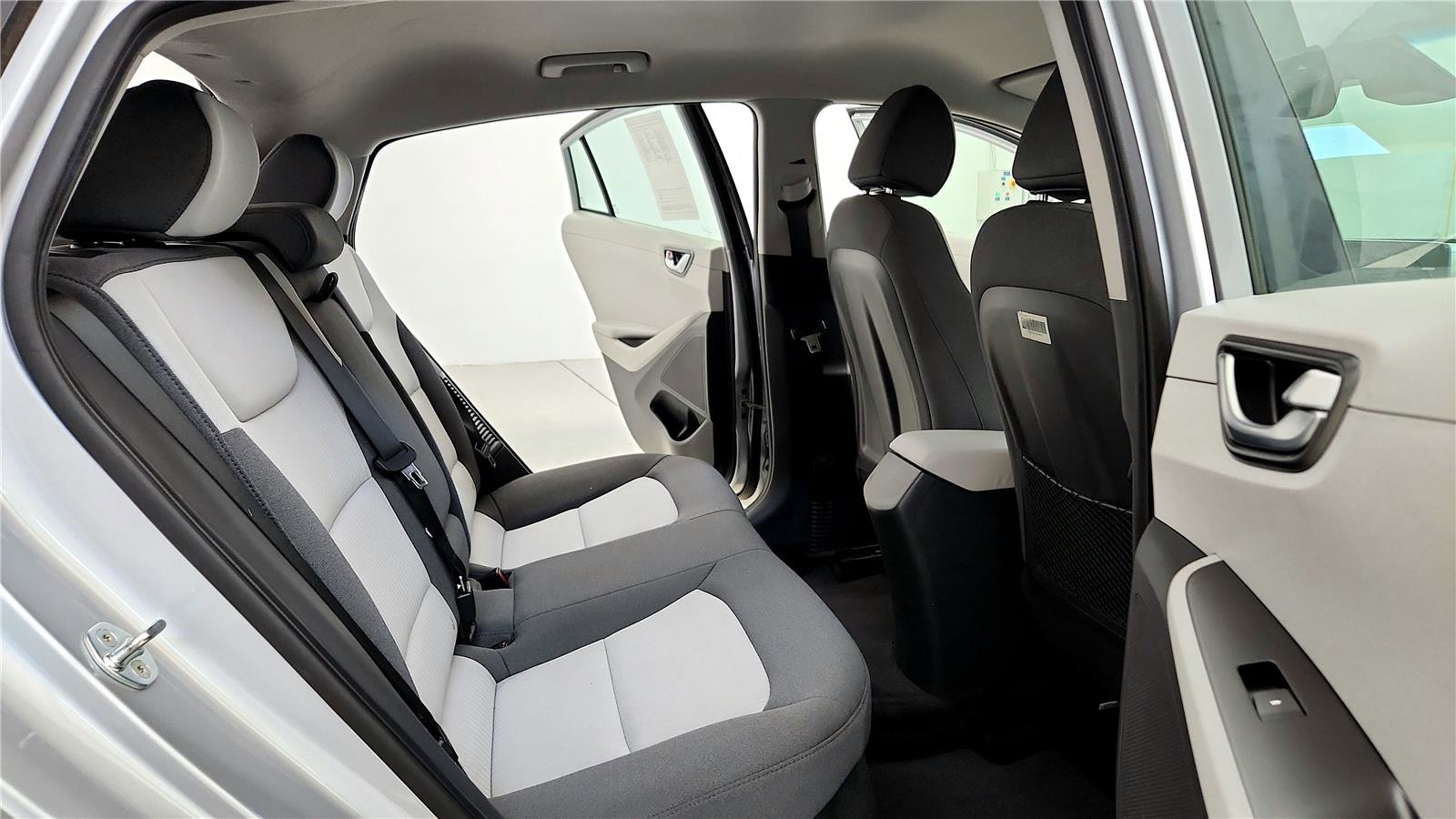 Used 2020 Hyundai Ioniq SEL image 18