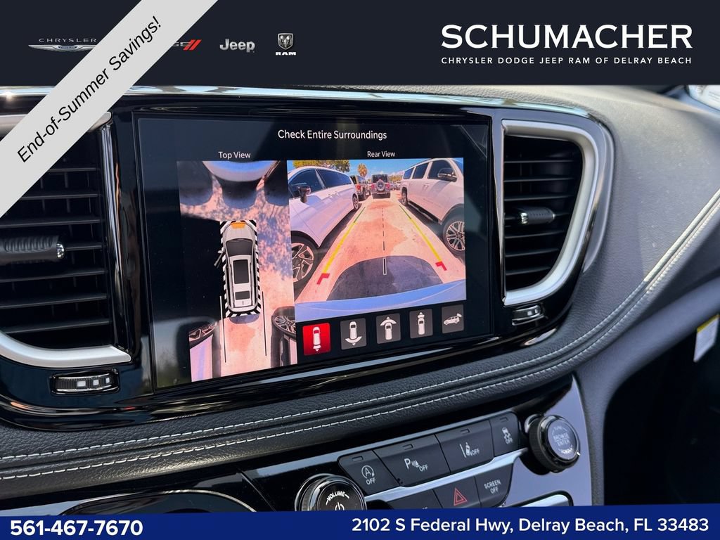 New 2027 Chrysler Pacifica Limited FWD image 24