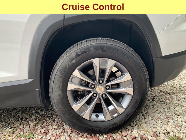 Used 2026 Chevrolet Equinox LT AWD/4WD image 9