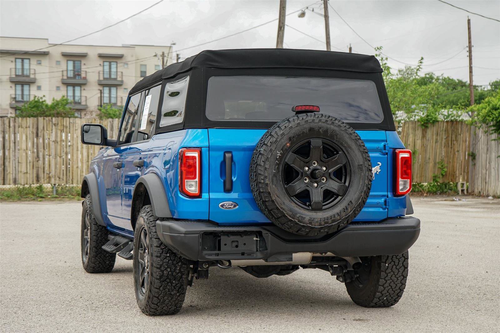 Used 2024 Ford Bronco Black Diamond image 6