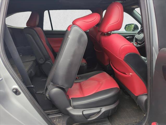 Used 2021 Toyota Highlander XSE FWD image 24