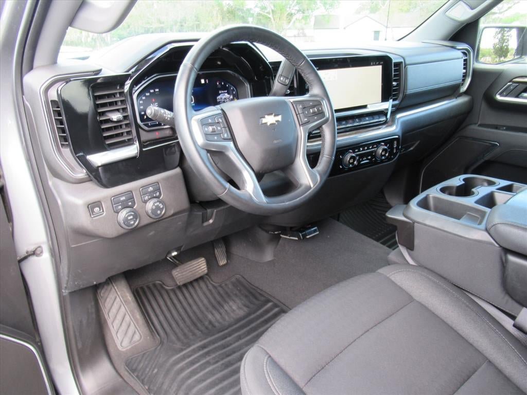 Used 2023 Chevrolet Silverado 1500 LT AWD/4WD image 15