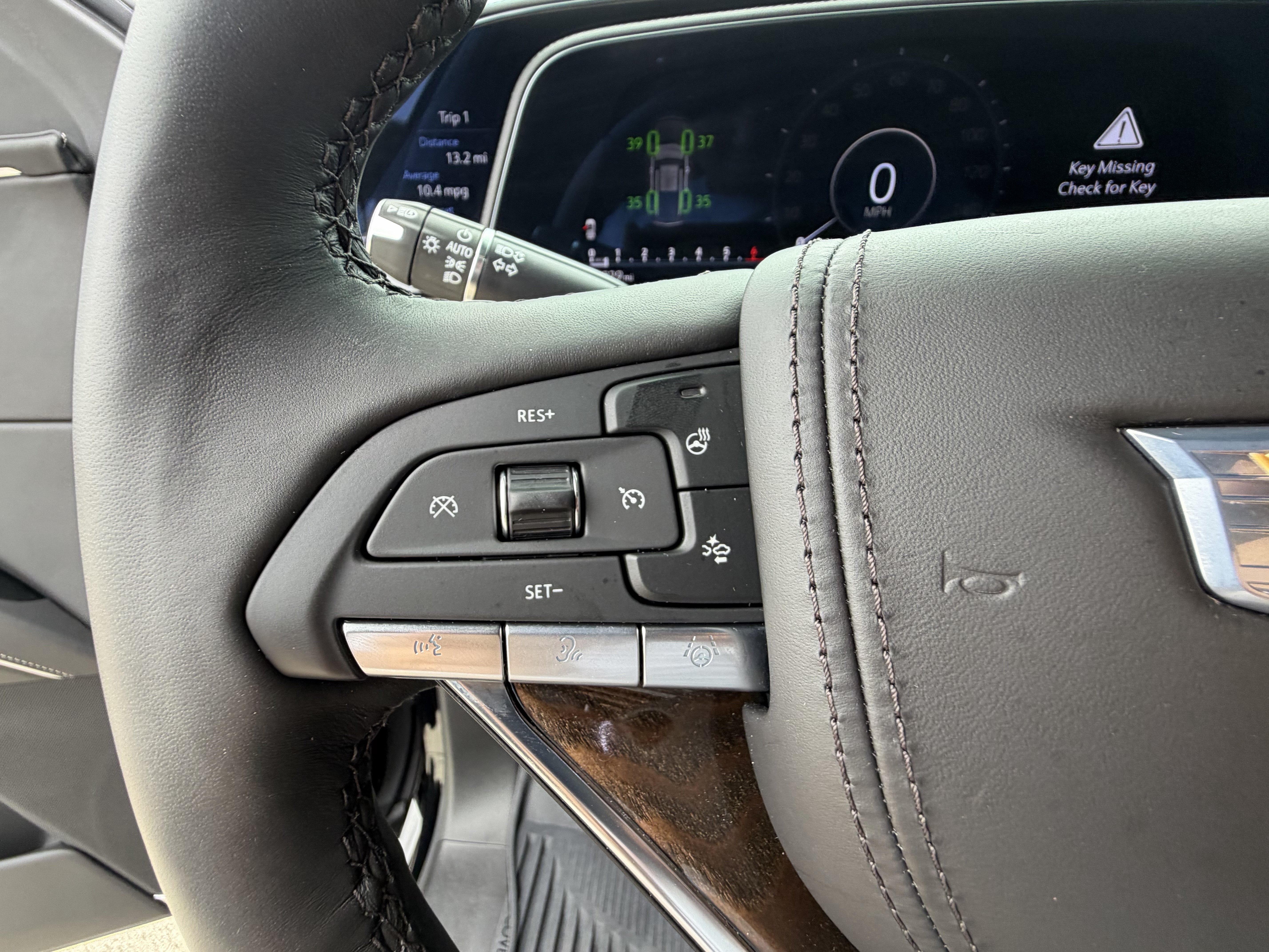 Certified 2024 Cadillac Escalade Sport Platinum w/ LPO, ONYX Package AWD/4WD image 29