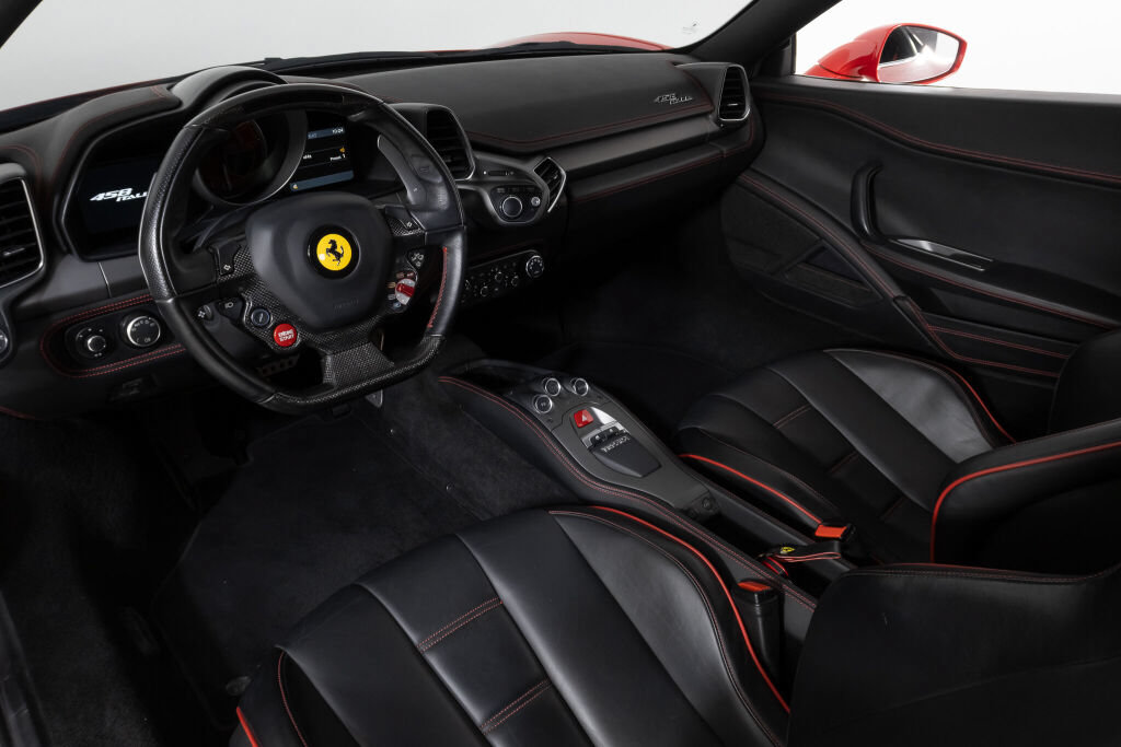 Used 2013 Ferrari 458 Italia Coupe RWD image 37
