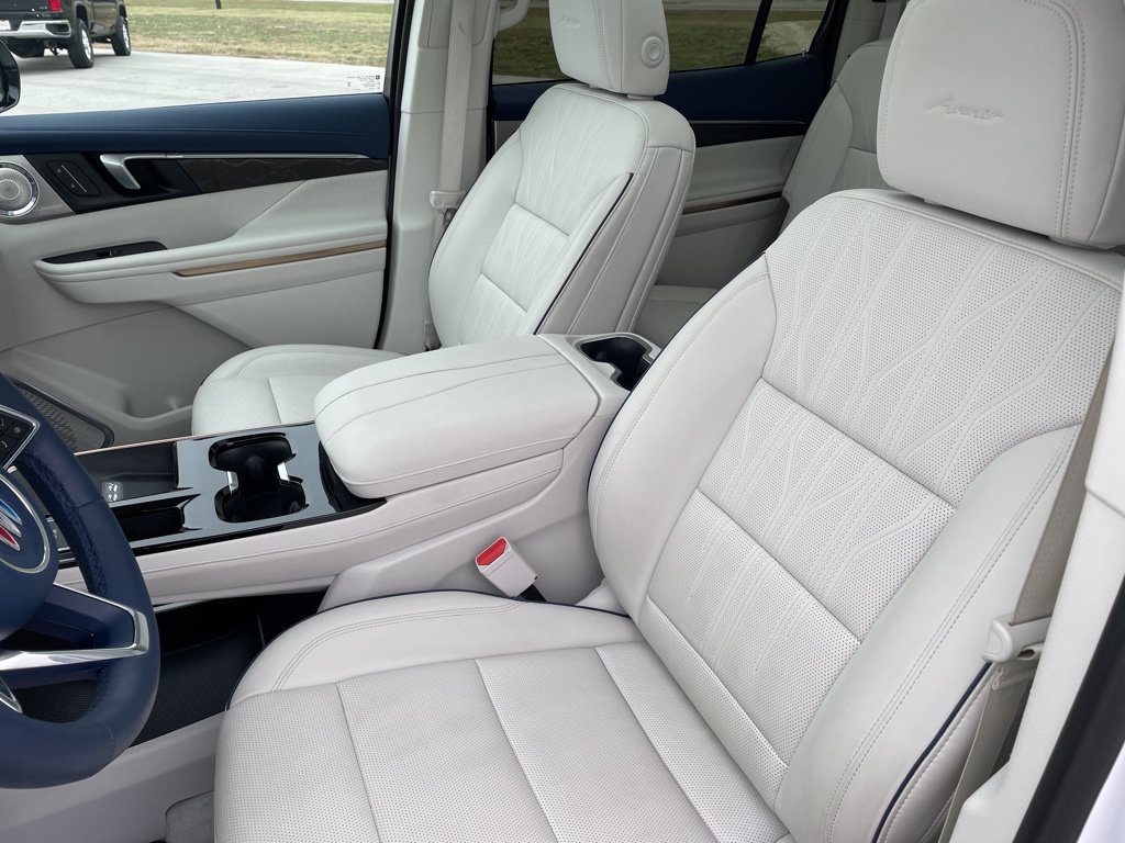 Used 2025 Buick Enclave Avenir w/ Super Cruise Package AWD/4WD image 13