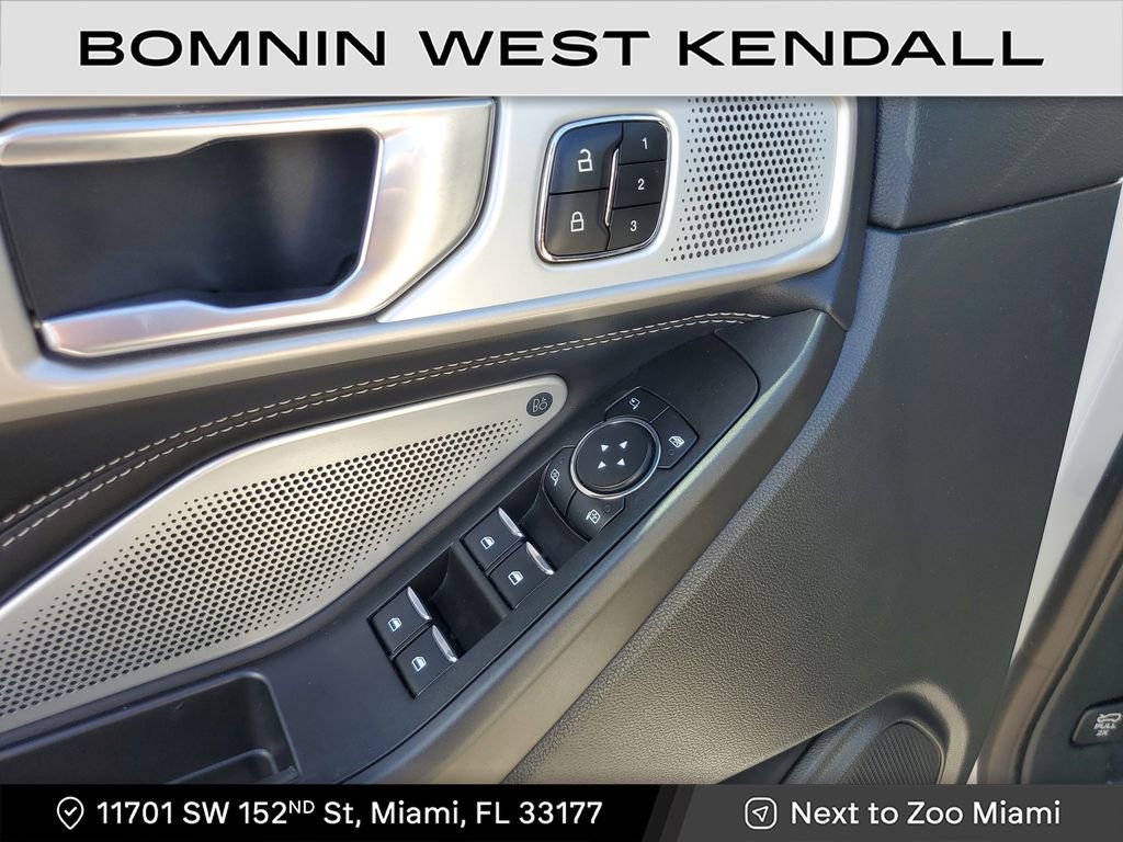 Used 2020 Ford Explorer ST w/ ST Street Pack image 23