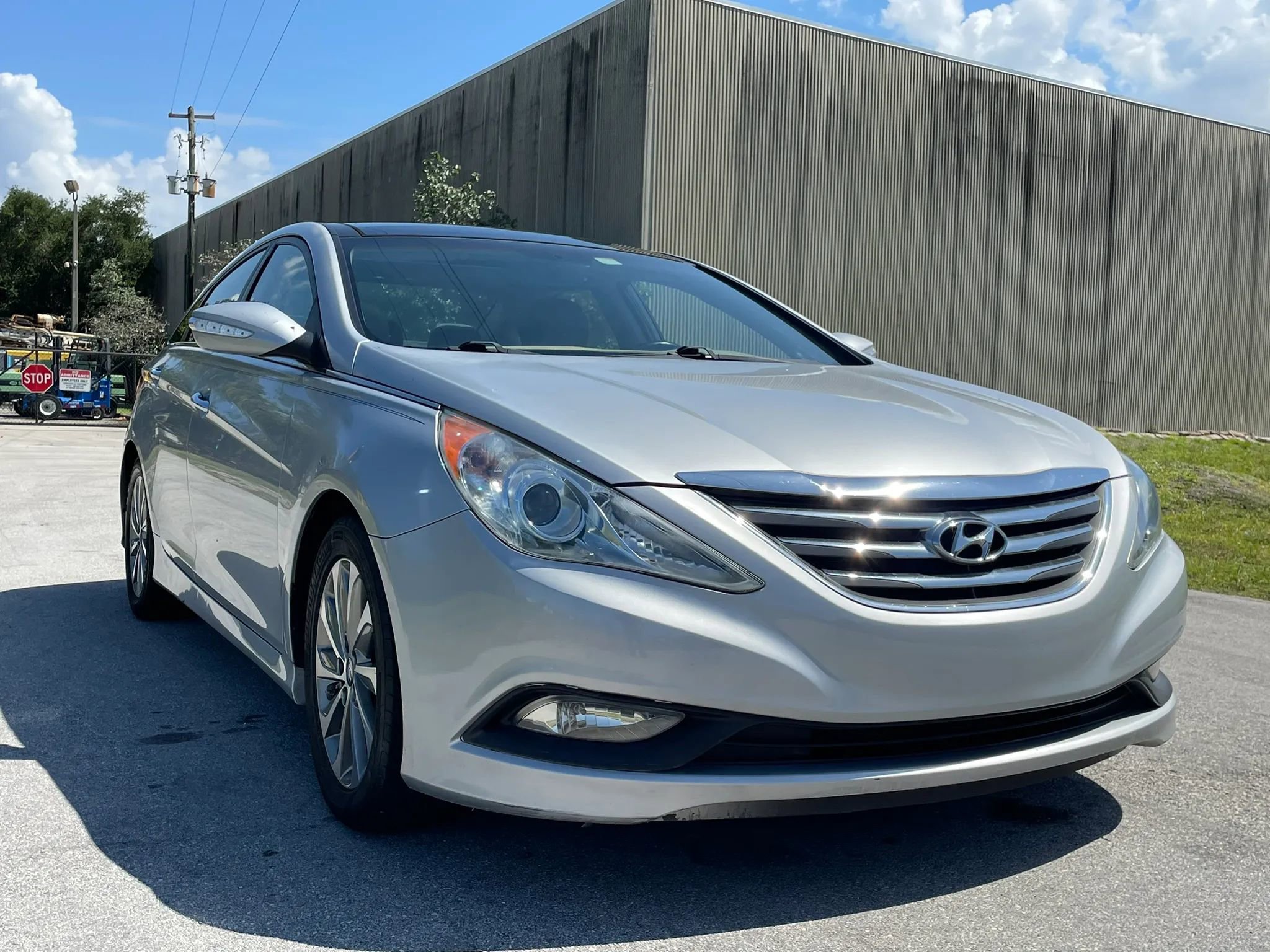 Used 2014 Hyundai Sonata Limited w/ Technology Package 05 FWD image 4