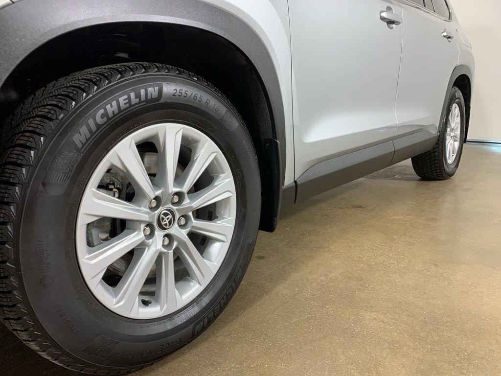 Used 2024 Toyota Grand Highlander AWD Hybrid image 2