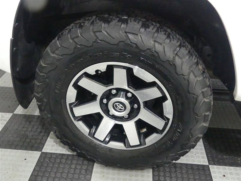 Used 2018 Toyota 4Runner TRD Off-Road Premium AWD/4WD image 16
