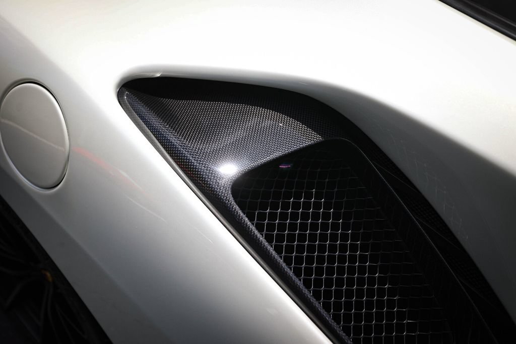 Certified 2019 Ferrari 488 Pista Coupe RWD image 17
