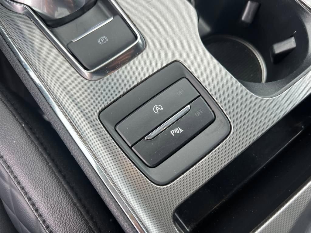 Used 2024 Ford Edge Titanium image 19