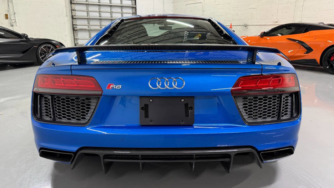Used 2017 Audi R8 V10 plus w/ Full Leather Package image 21