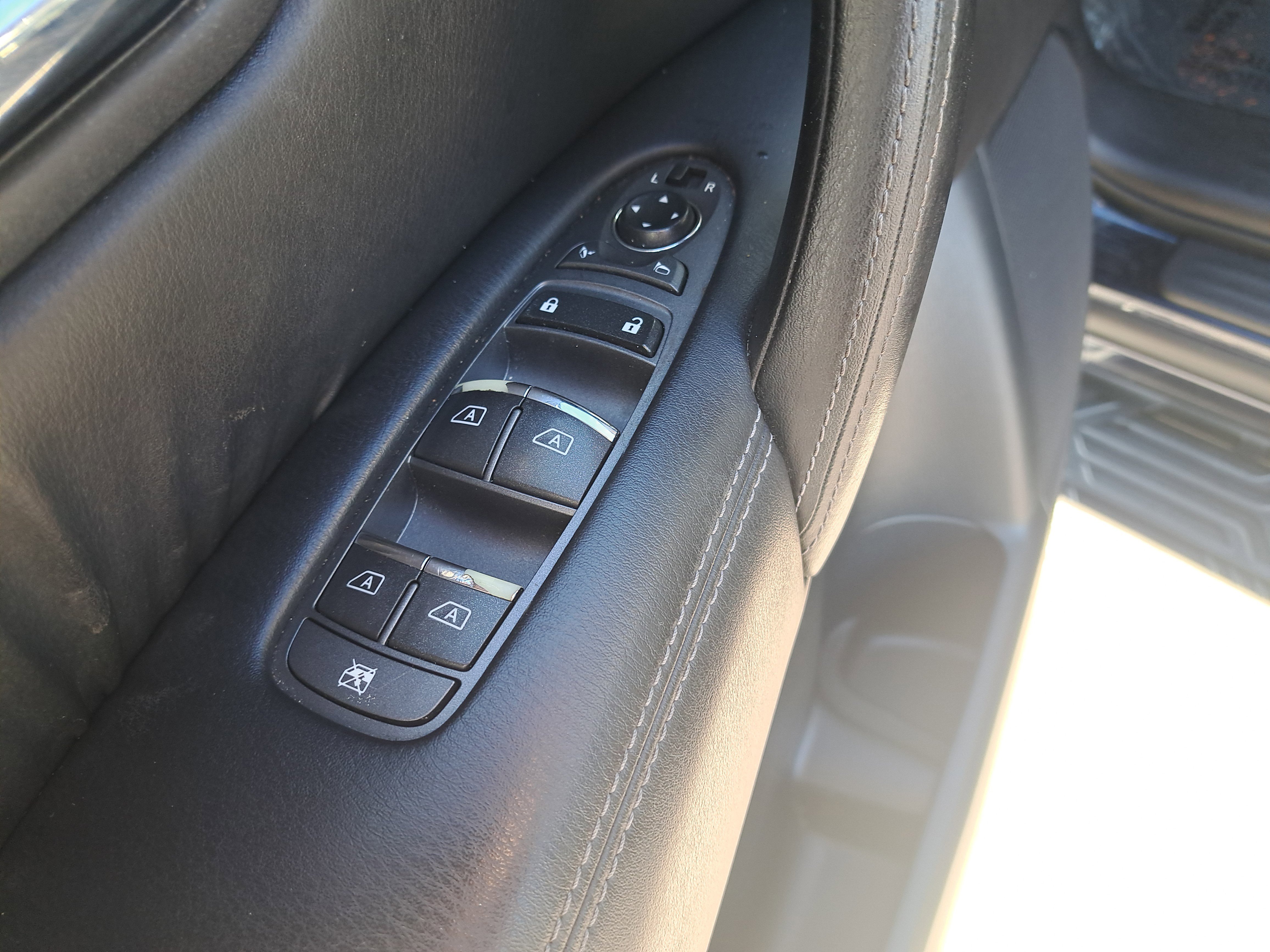 Used 2018 Nissan Armada SL w/ Moonroof Package RWD image 16