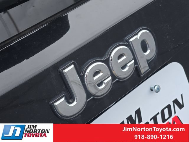 Used 2021 Jeep Renegade Latitude w/ Convenience Group AWD/4WD image 12