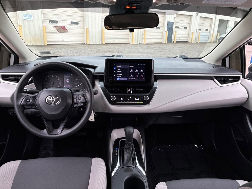 Used 2023 Toyota Corolla LE image 12