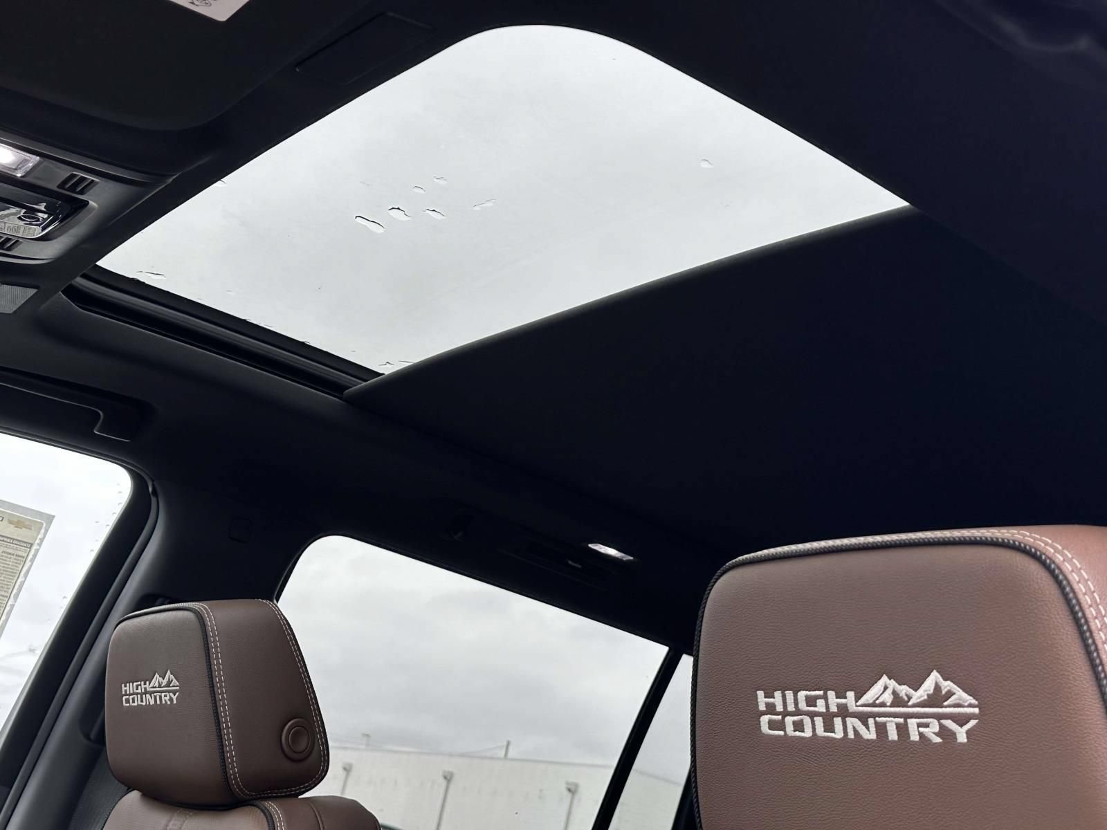 New 2026 Chevrolet Suburban High Country AWD/4WD image 9