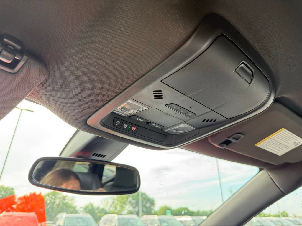 Used 2024 Buick Enclave Essence FWD image 20