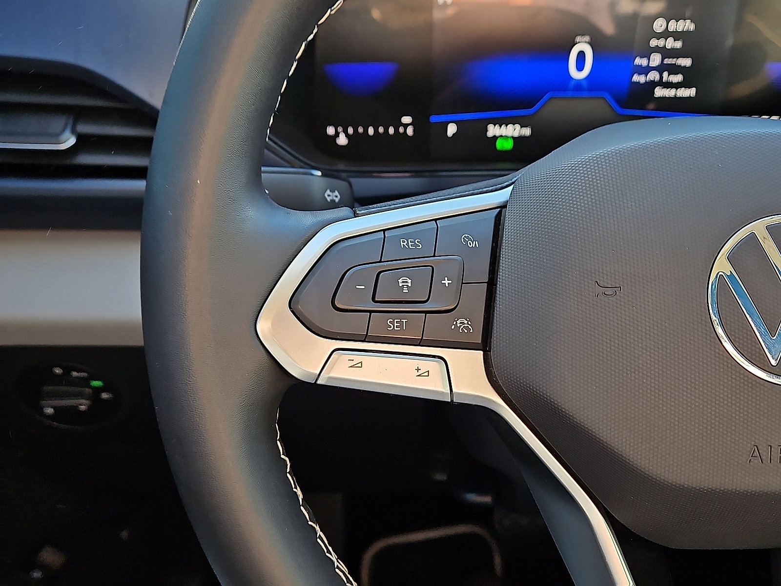 Certified 2023 Volkswagen Taos SE w/ Panoramic Sunroof Package image 16