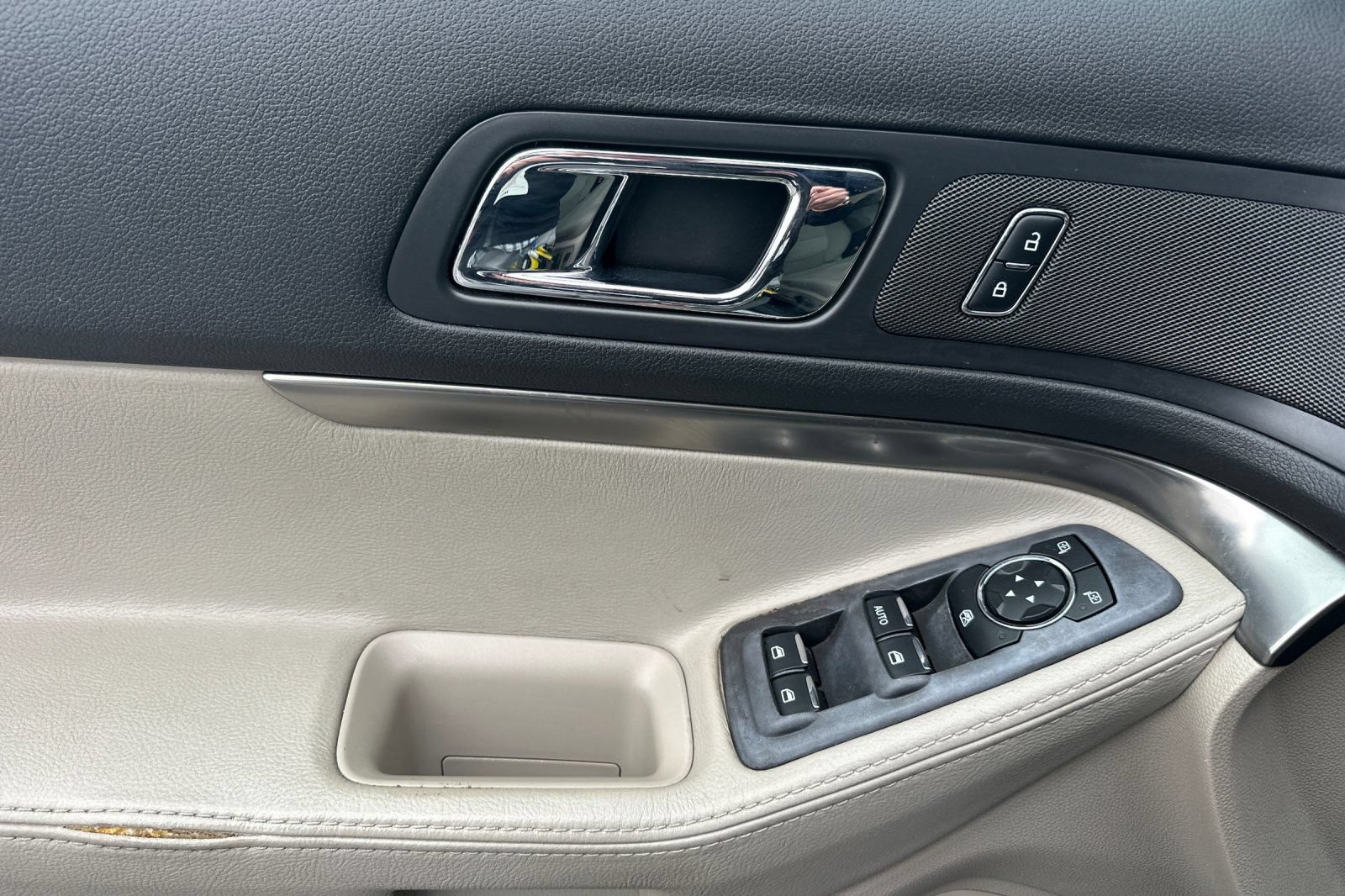 Used 2014 Ford Explorer FWD image 14