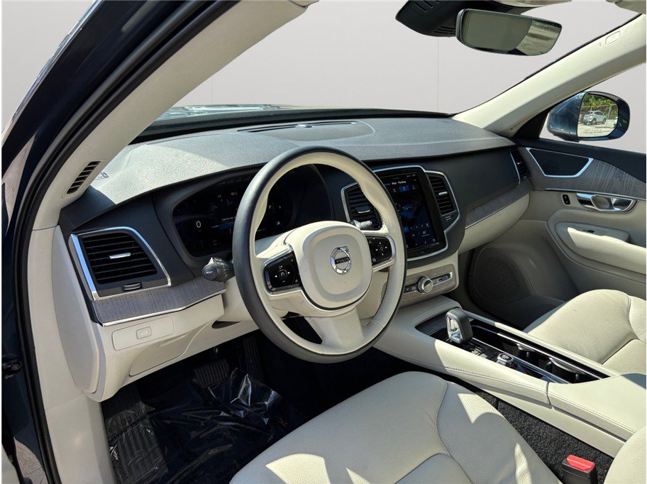 Used 2023 Volvo XC90 B6 Core w/ Protection Package Premier image 6