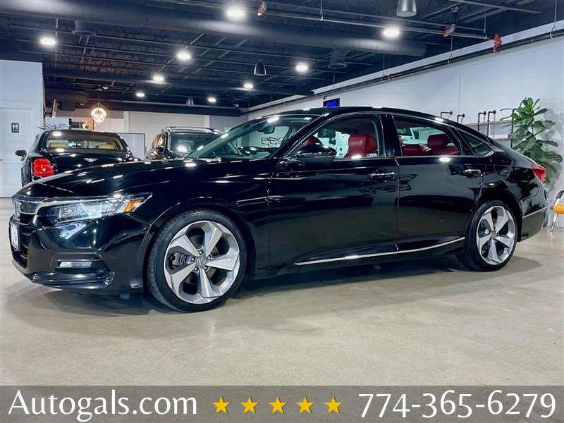 Used 2020 Honda Accord Touring image 1