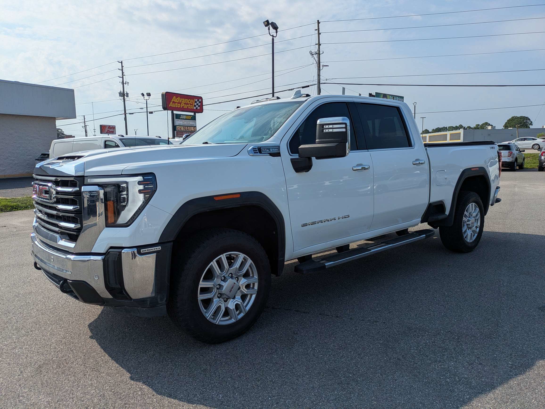 Used 2024 GMC Sierra 2500 SLT w/ SLT Premium Package AWD/4WD image 8