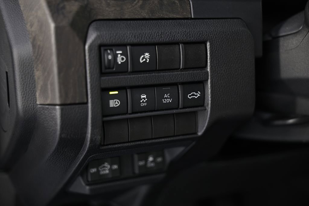 Used 2025 Toyota Tacoma Limited AWD/4WD image 20