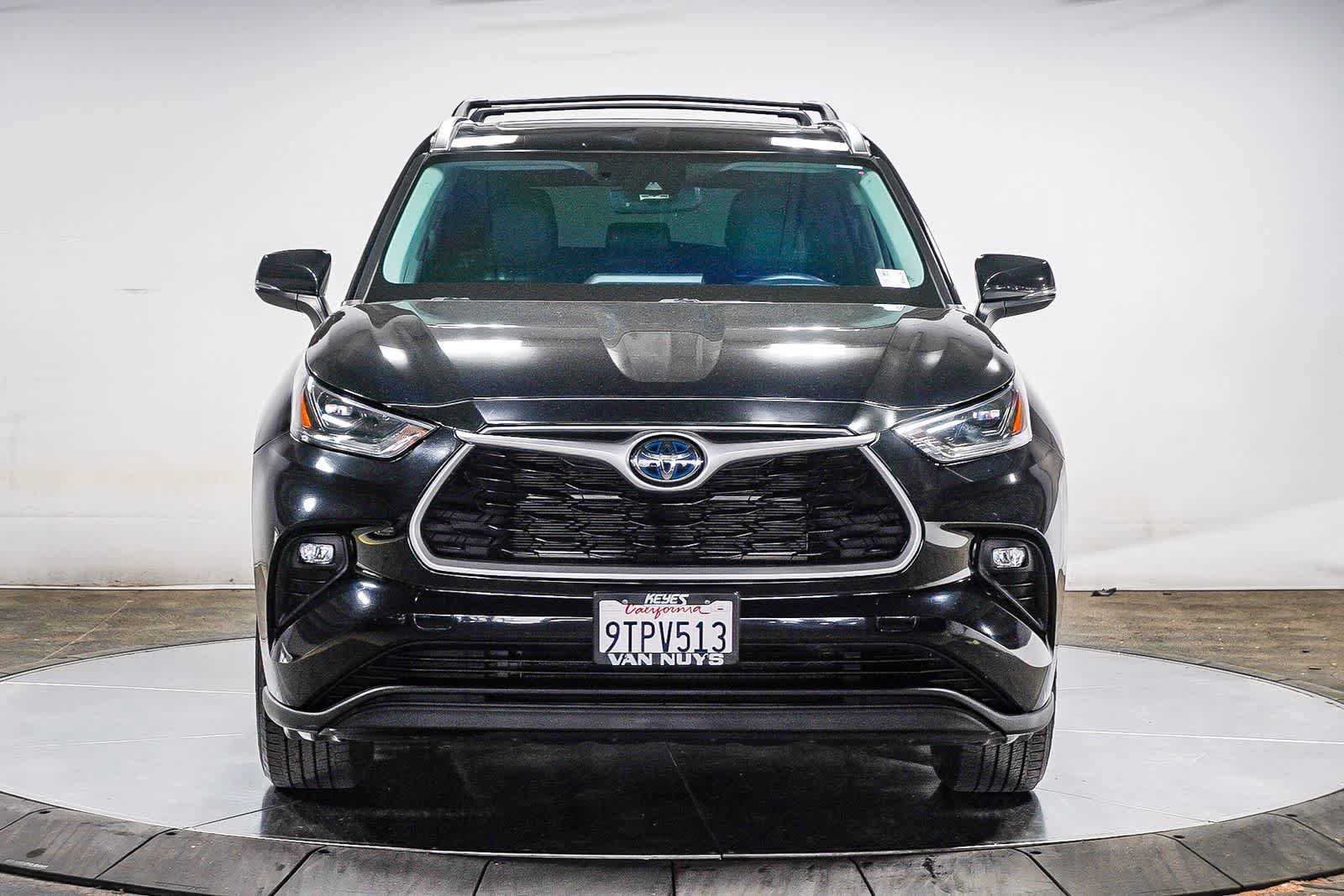 Used 2021 Toyota Highlander XLE image 2