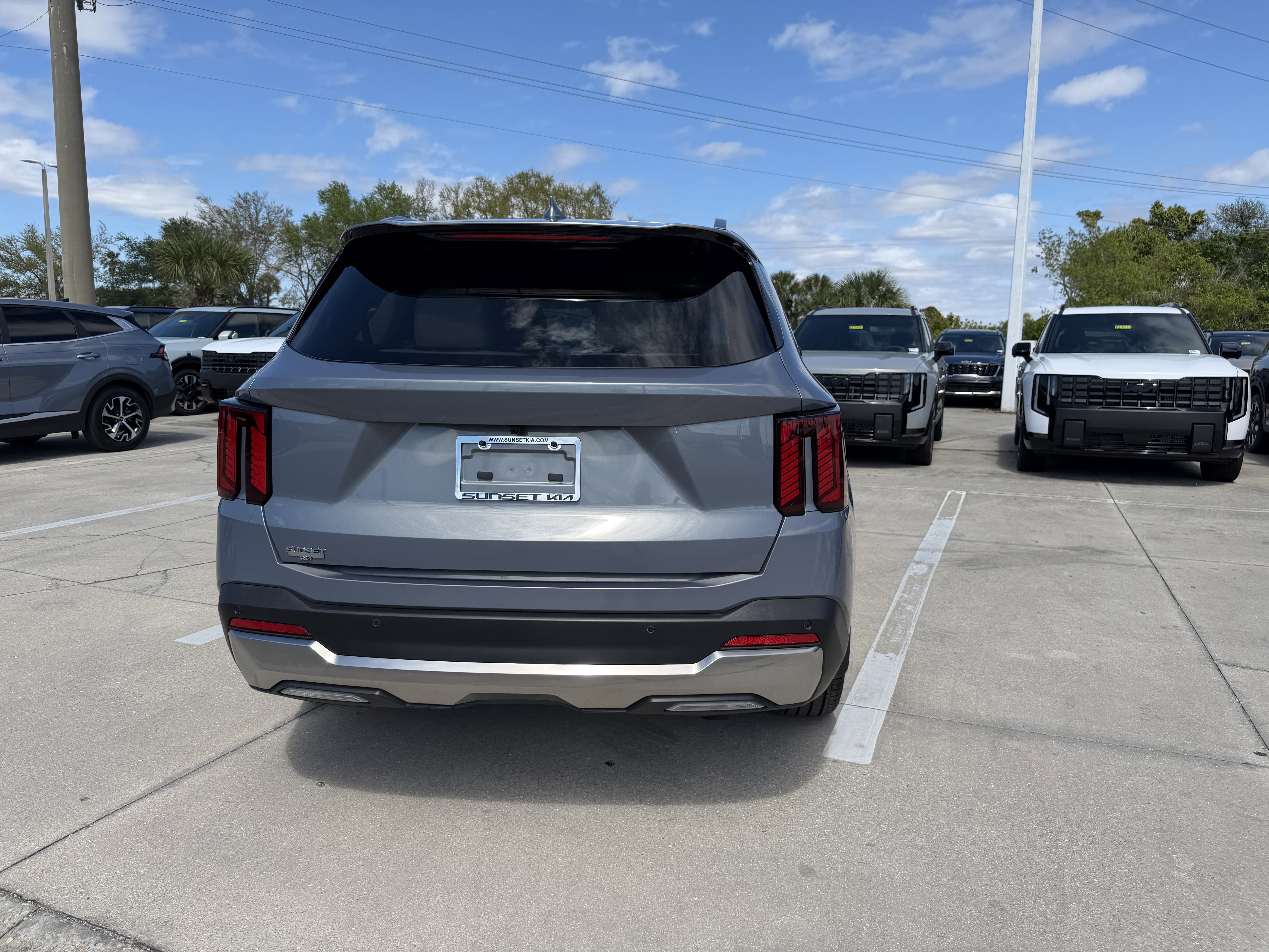 Used 2025 Kia Sorento SX image 5