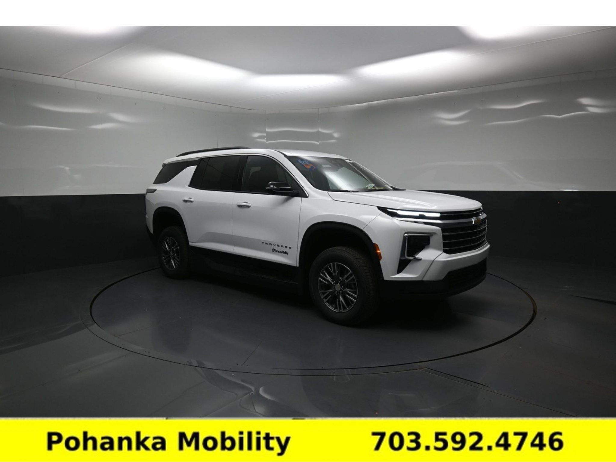 Used 2026 Chevrolet Traverse LT w/ Driver Confidence Package FWD image 17