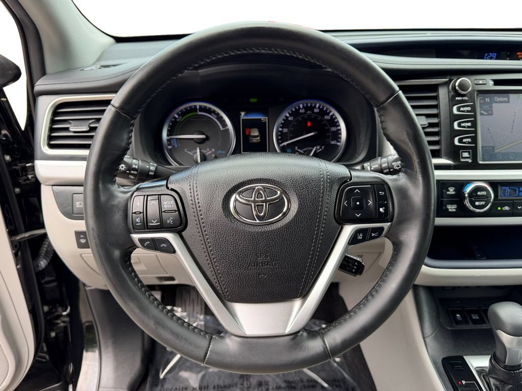 Used 2019 Toyota Highlander Limited Platinum AWD/4WD image 18