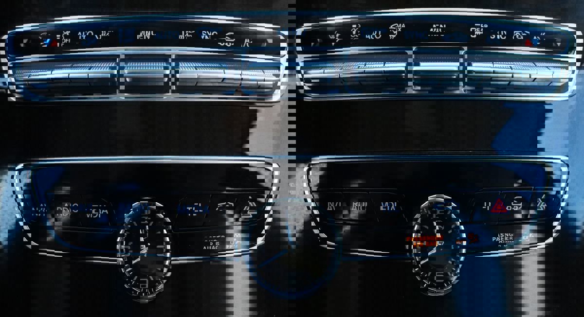 Used 2020 Mercedes-Benz C 300 Sedan w/ Premium Package image 54