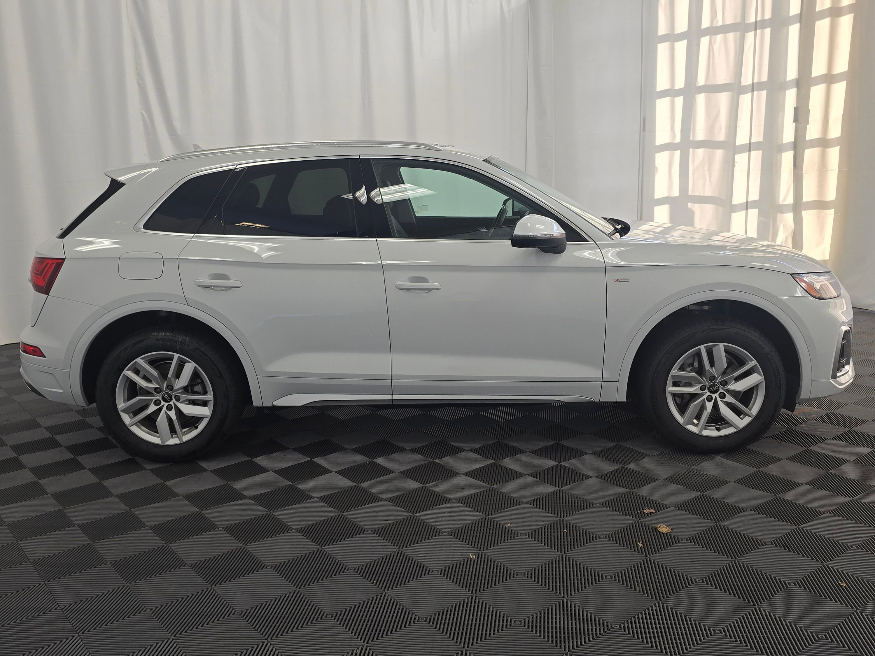 Used 2022 Audi Q5 2.0T Premium w/ Convenience Package image 7