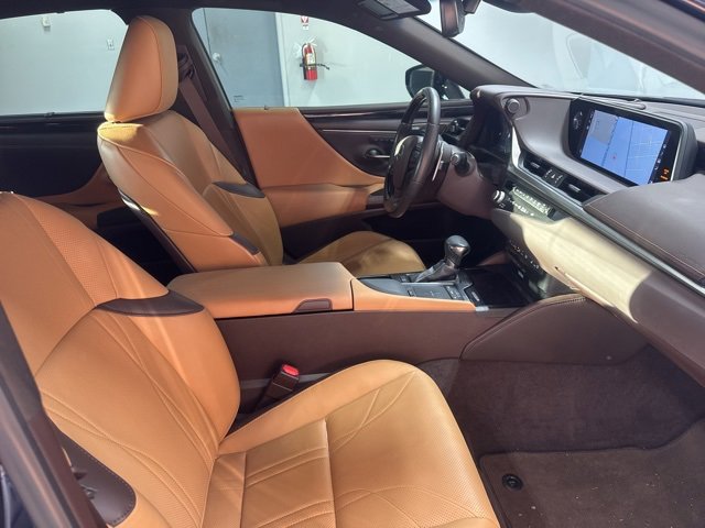 Used 2021 Lexus ES 350 Ultra Luxury w/ Accessory Package 2 image 23