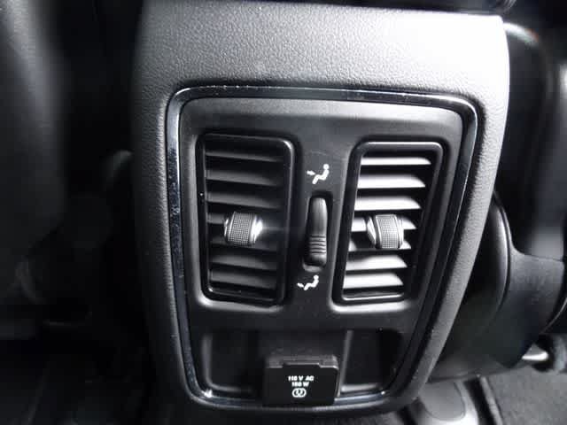 Used 2021 Jeep Grand Cherokee Laredo X AWD/4WD image 12