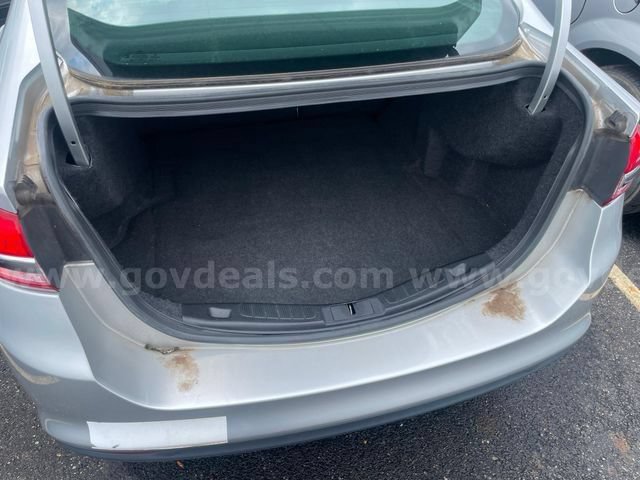 Used 2017 Ford Fusion S FWD image 22