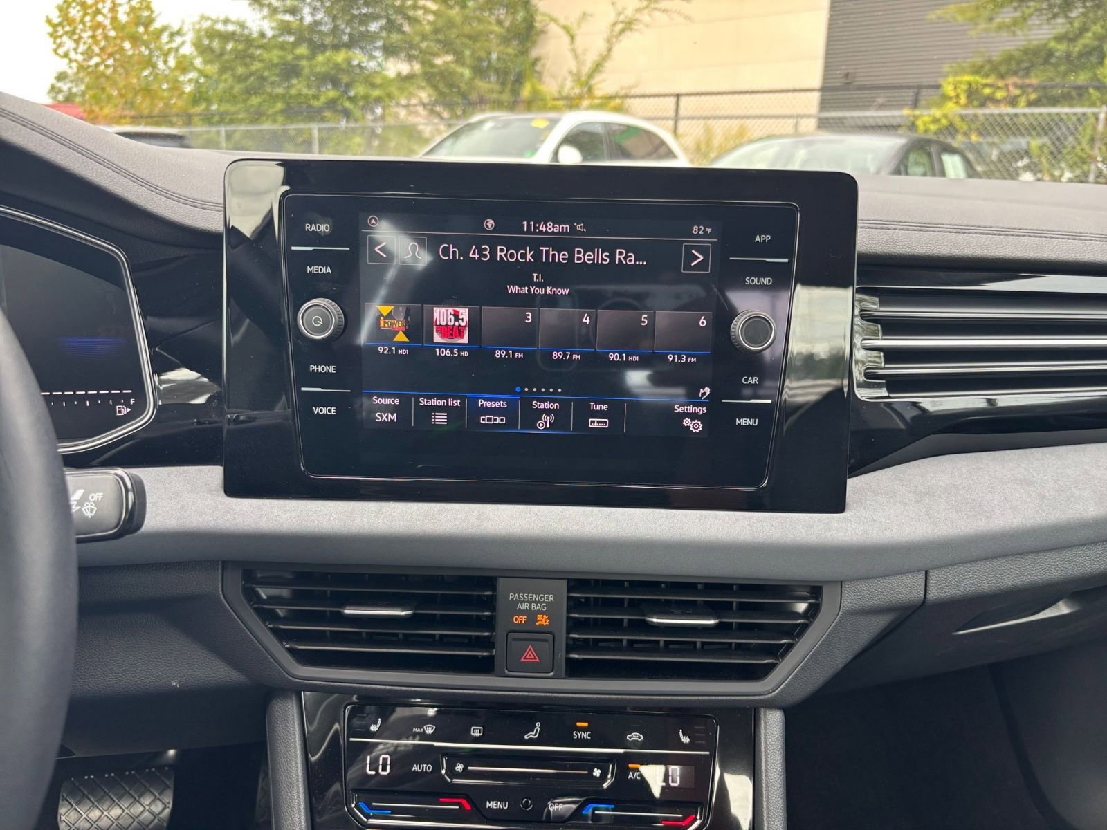 Used 2025 Volkswagen Jetta SE image 18