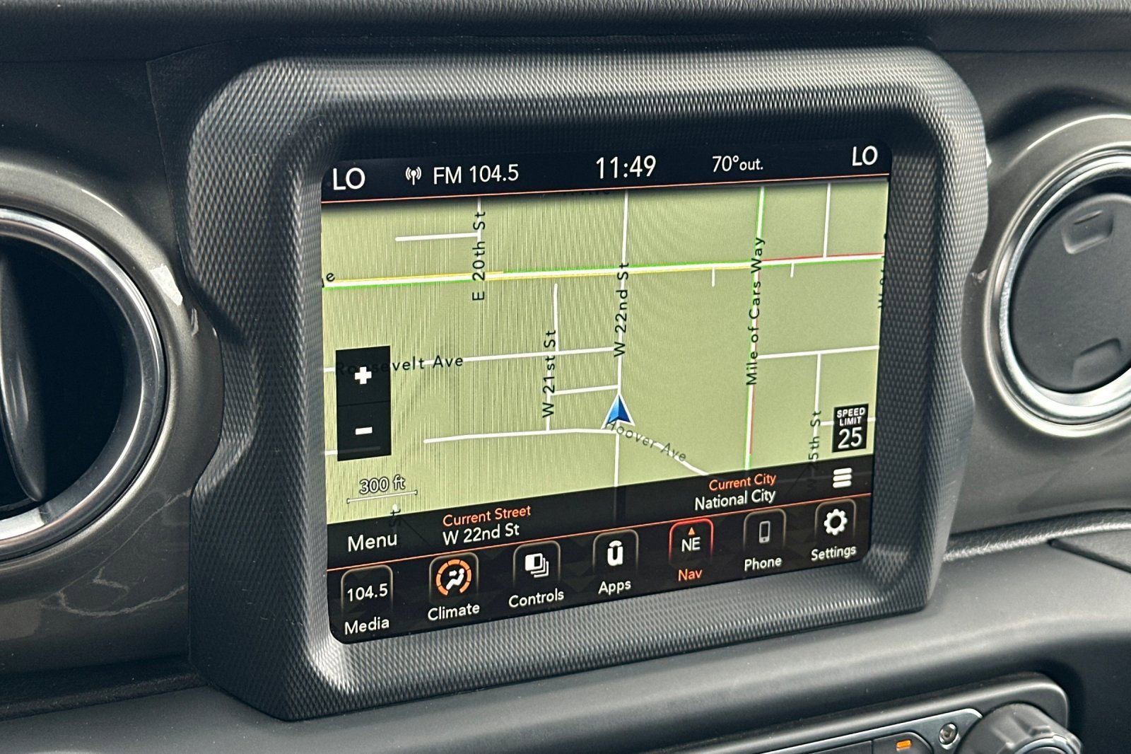 Certified 2022 Jeep Gladiator Overland w/ Safety Group image 20